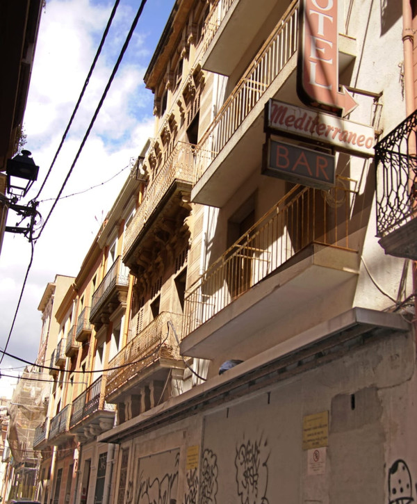 El govern renuncia a fer habitatge protegit a l'antic hotel Mediterráneo