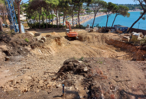 Segons Guíxols des del Carrer, tenim un planejament urbà que està obsolet