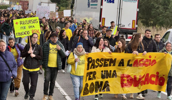 El Ple de Sant Feliu aprova per unanimitat la moció de Junts en suport a les reivindicacions dels docents de la Vall d'Aro