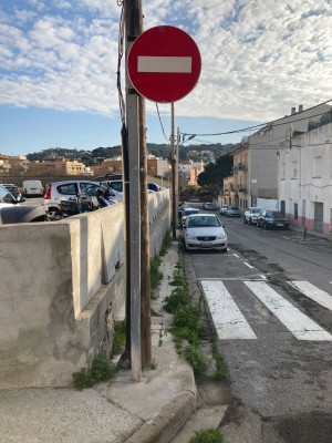 El ple de Sant Feliu de Guíxols aprova la moció de Junts sobre accessibilitat per les persones amb discapacitat
