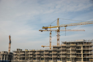 Solucions a la falta d’habitatge: més inversió pública real i menys intervenció a la propietat privada